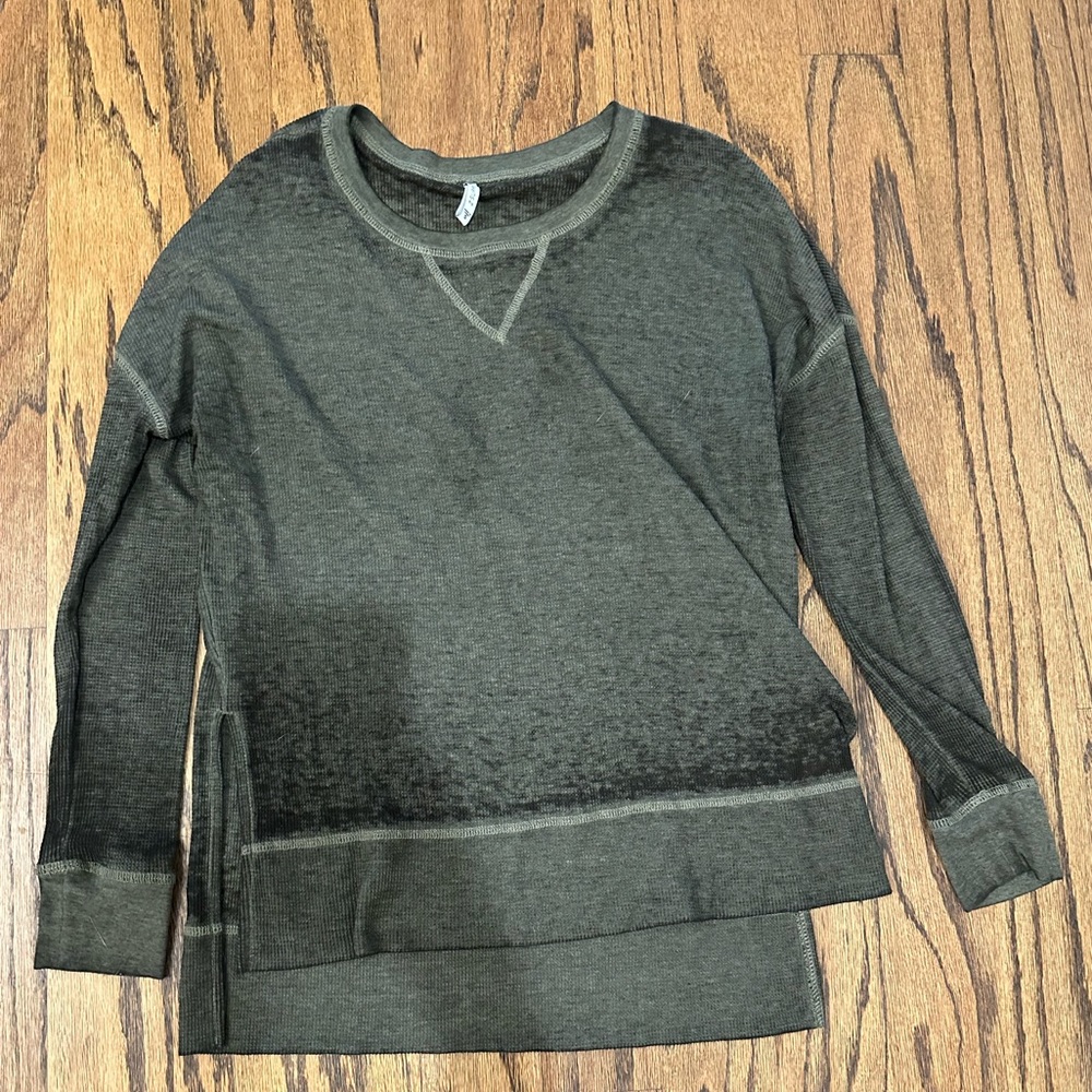 Z supply, size small, army green, long sleeve top